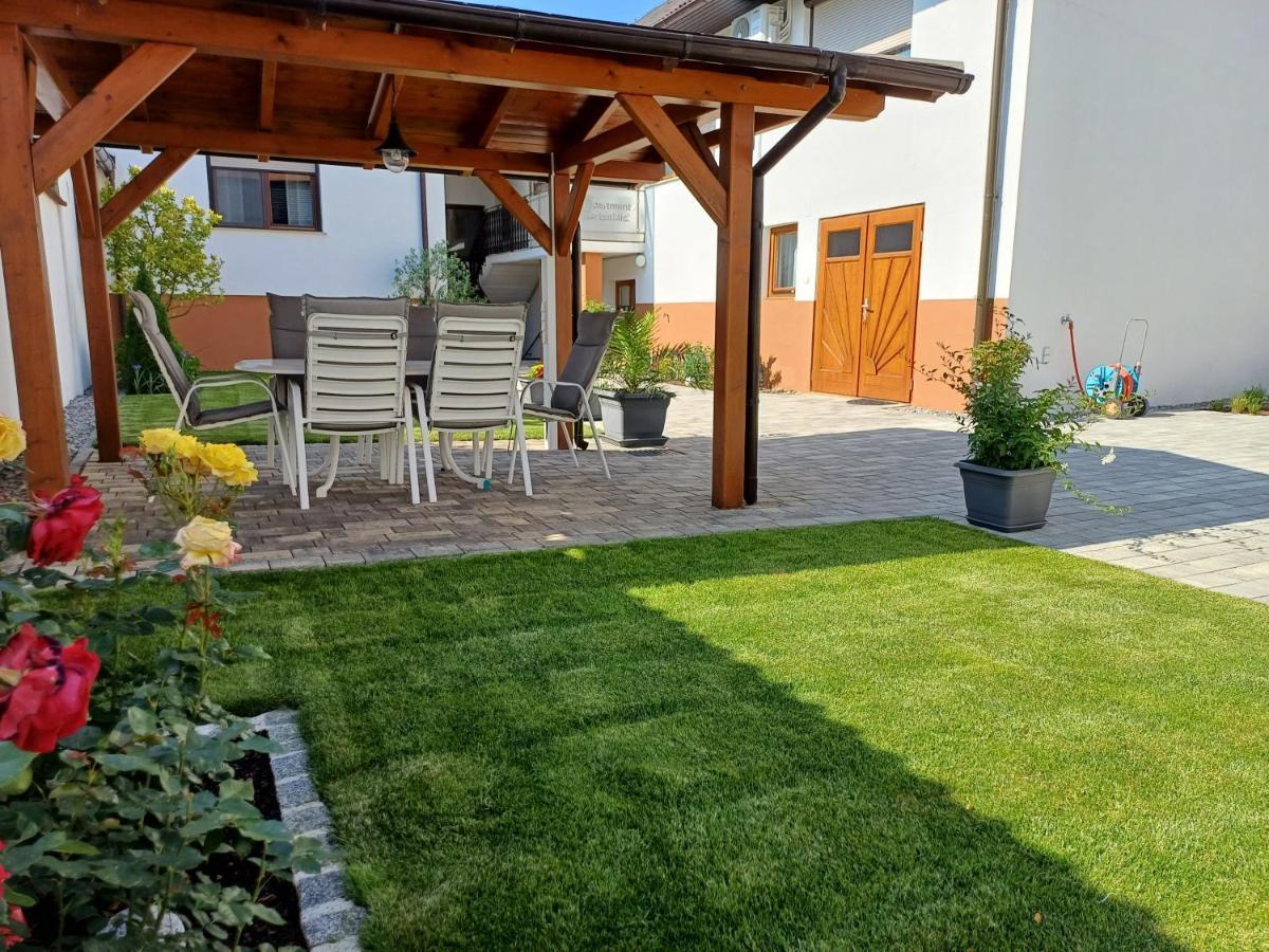 Penthouse Griemann 2 Fuer Max 4 Personen Mit Eigener Grosser Dachterrasse Zum Relaxen! * Illmitz