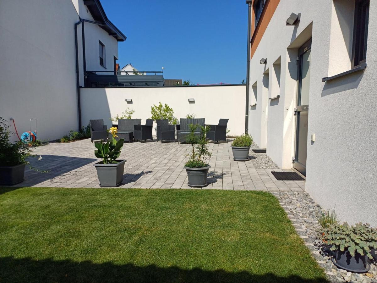 Penthouse Griemann 2 Fuer Max 4 Personen Mit Eigener Grosser Dachterrasse Zum Relaxen! Illmitz