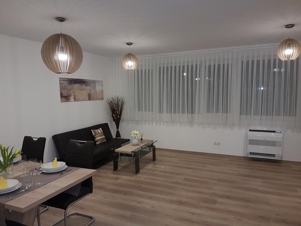 Penthouse Griemann 2 Fuer Max 4 Personen Mit Eigener Grosser Dachterrasse Zum Relaxen! Illmitz