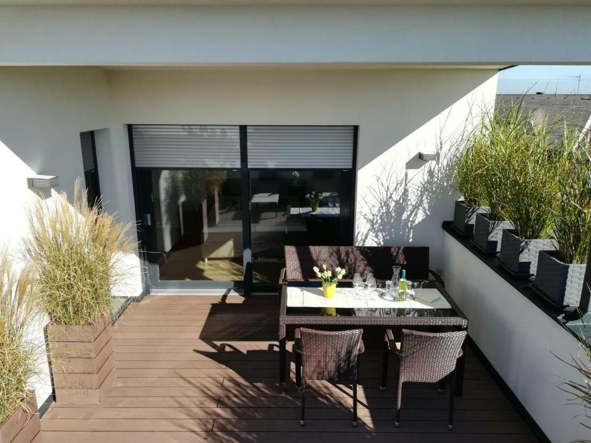Penthouse Griemann 2 Fuer Max 4 Personen Mit Eigener Grosser Dachterrasse Zum Relaxen! * Illmitz